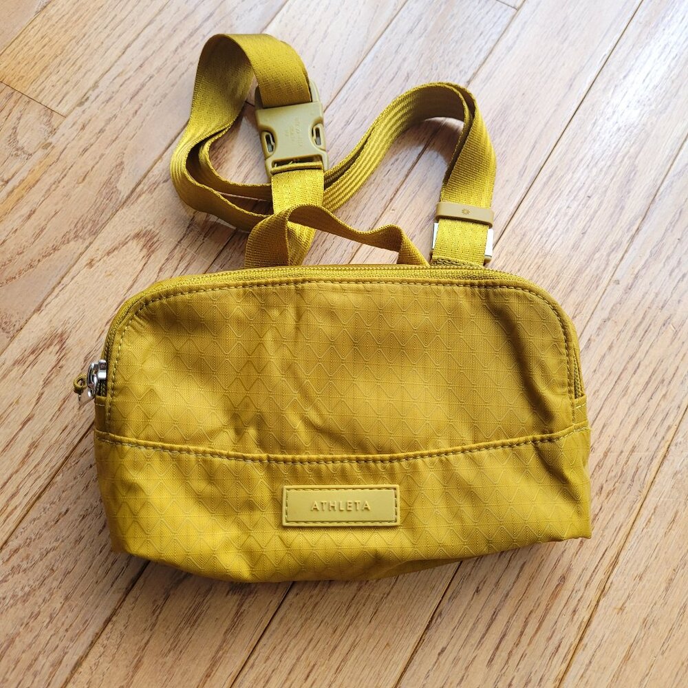 Athleta Excursion Small Crossbody Belt Bag Gold - Palo Verde
